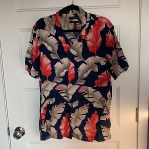 2/$20: Banana Republic Slim Fit Printed Button Up